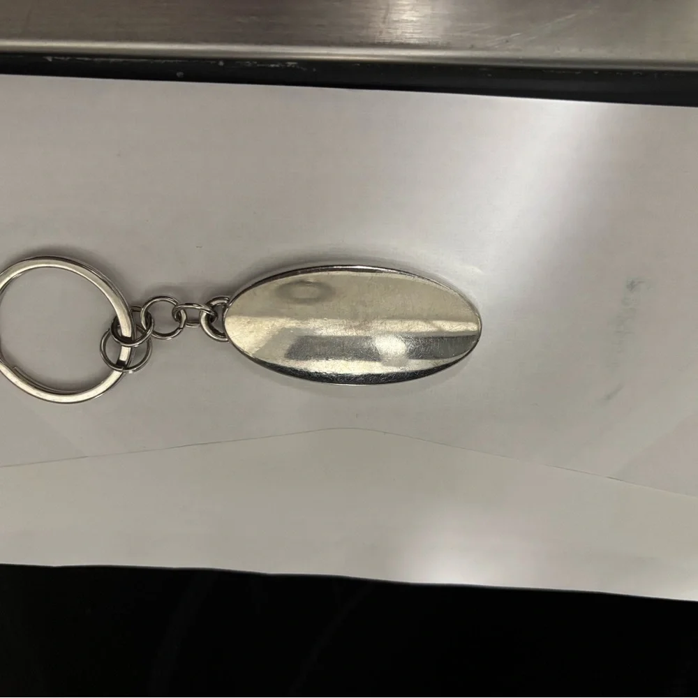 Blue and chrome Land Rover Keychain - Picture 3 of 3